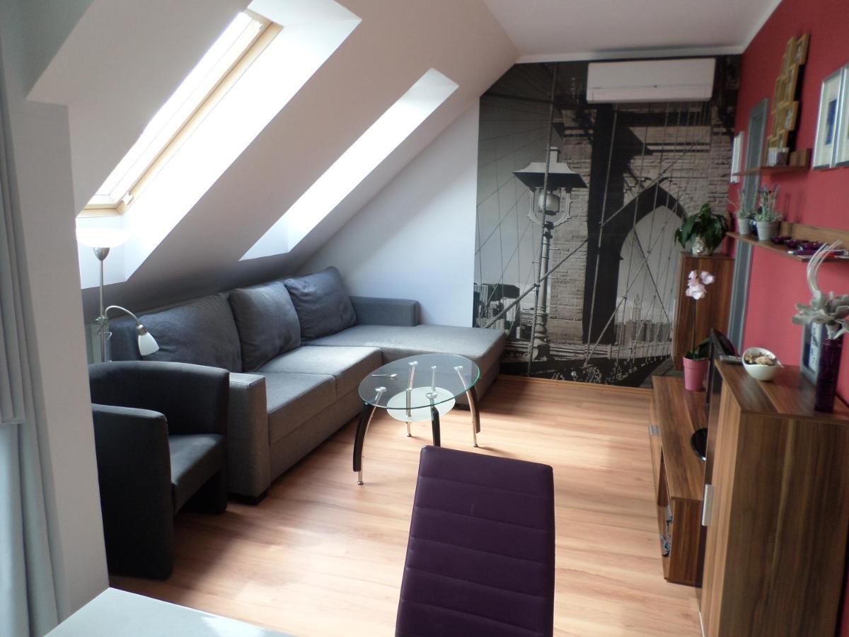 Cecilia Apartman Apartment Sárvár Екстериор снимка
