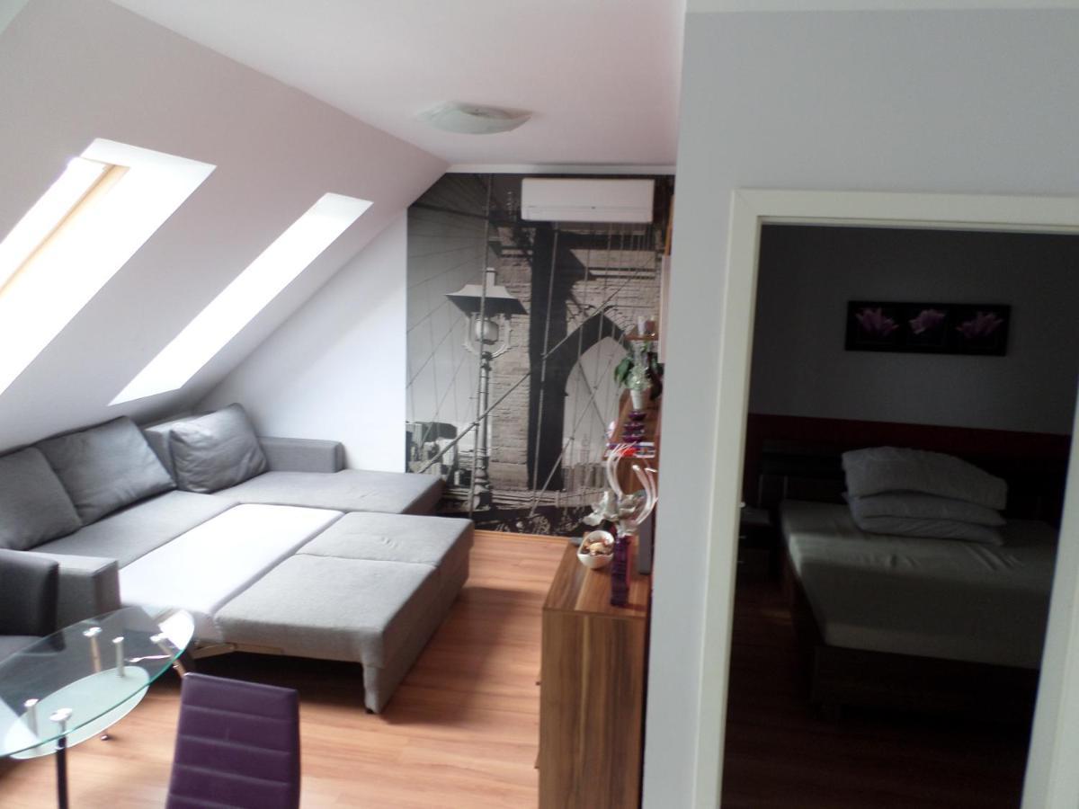 Cecilia Apartman Apartment Sárvár Екстериор снимка