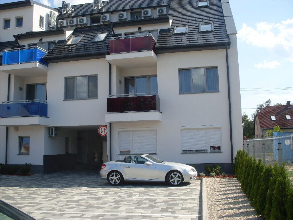 Cecilia Apartman Apartment Sárvár Екстериор снимка